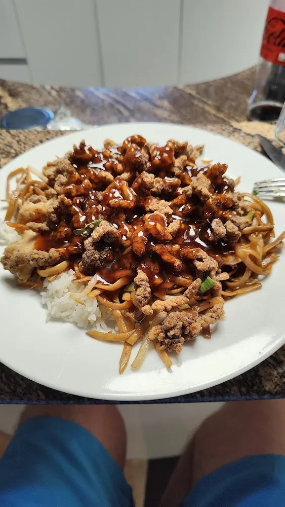 Boeuf Croquant À la Sauce Caramélisé